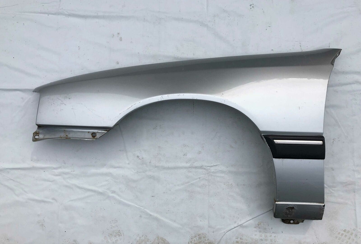 Kotflügel vorne links silber mit Schutzzierleiste Original Opel Senato – DG  classicparts