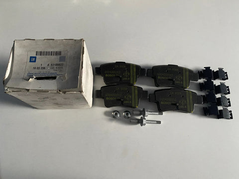 NEU Satz Bremsbeläge Bremsklötze hinten Hinterachse Original Opel Corsa D
