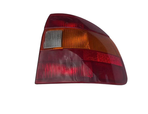NEU Rücklicht Heckleuchte hinten rechts Original Opel Astra F Stufenheck