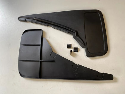 NEU NOS Satz Schmutzfänger Spritzlappen vorne Original Opel Corsa A CC