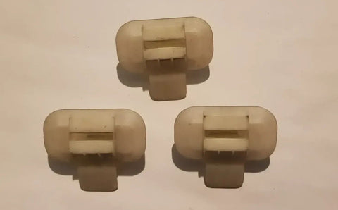 NEU 3 Stück Clips  Abdeckung an Schwellerverkleidung Original Opel Astra F