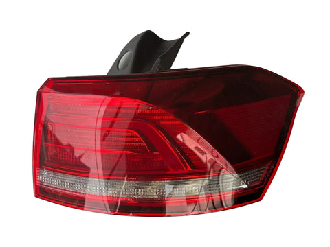 Rückleuchte Heckleuchte hinten außen rechts VW Passat Variant 3G B8