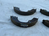 NEU NOS Satz Bremsbacken Trommelbremse hinten Original Opel Campo