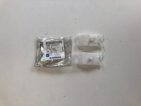 NEU NOS 2 Klammern Clips Zierleiste hinten unten Heckklappe Original Opel Sintra