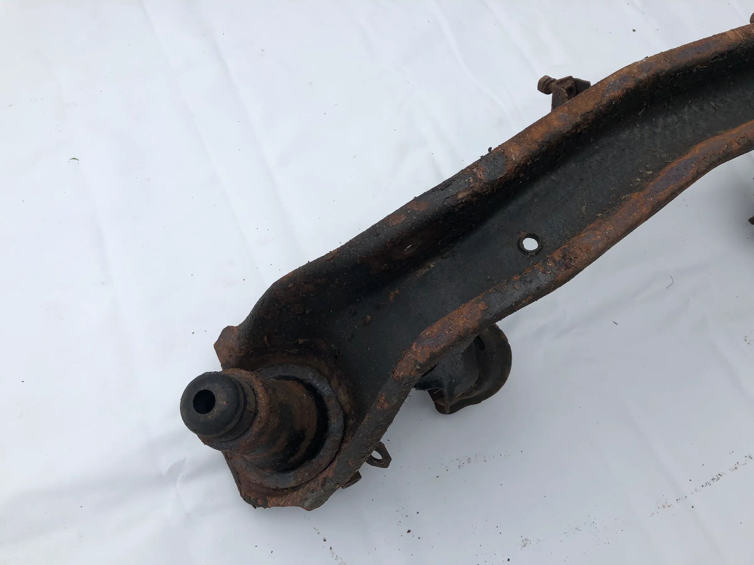 SOUS-CHÂSSIS ARRIÈRE POUR APRILIA RS 50 REPLICA DE 2000 (e18592) EUR 64 SOUS-CHÂSSIS ARRIÈRE POUR APRILIA RS 50 REPLICA DE 2000 (e18592) EUR 64