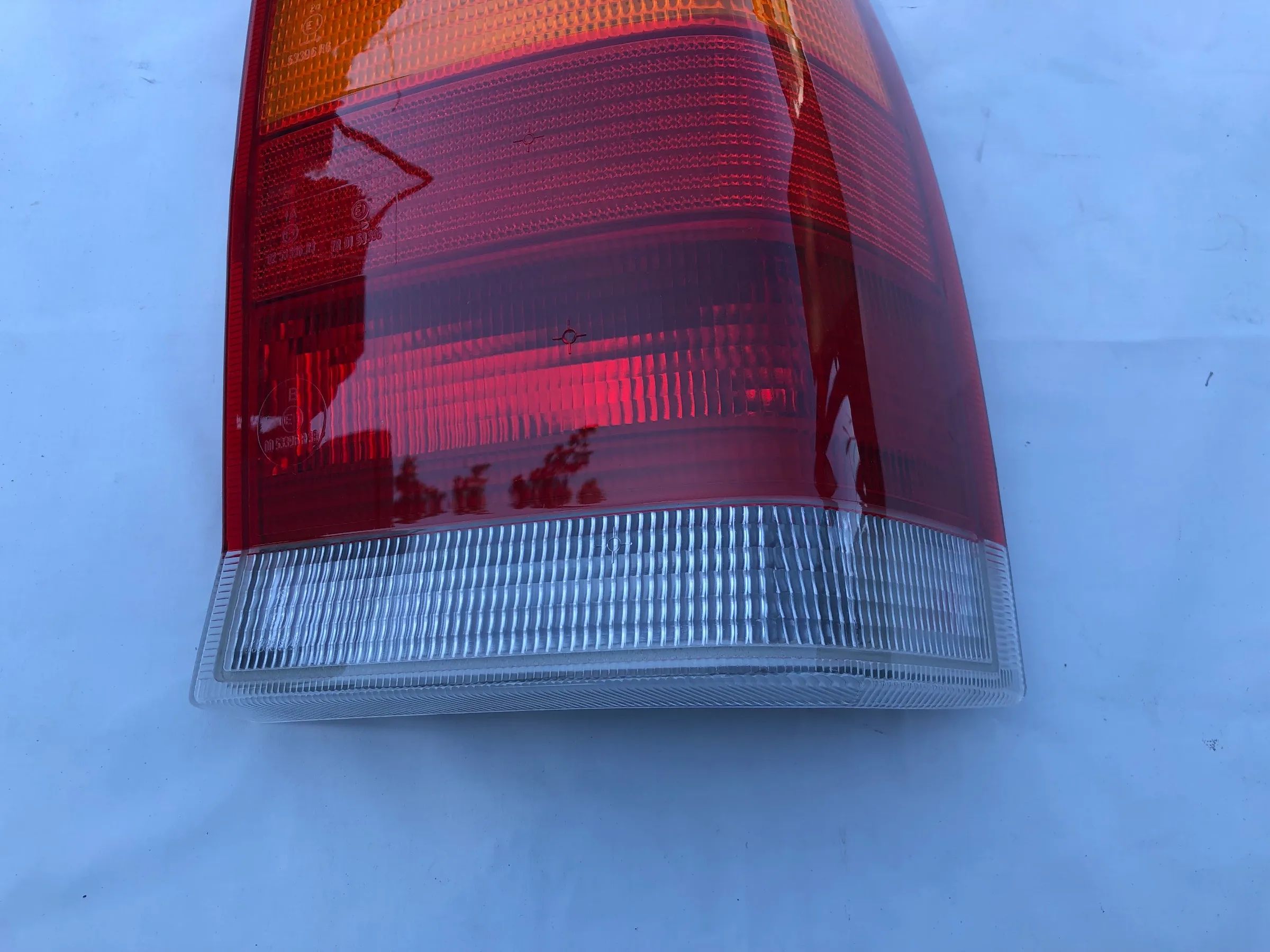 NEU NOS Rücklicht Heckleuchte hinten rechts QD Original Opel Omega A L ...